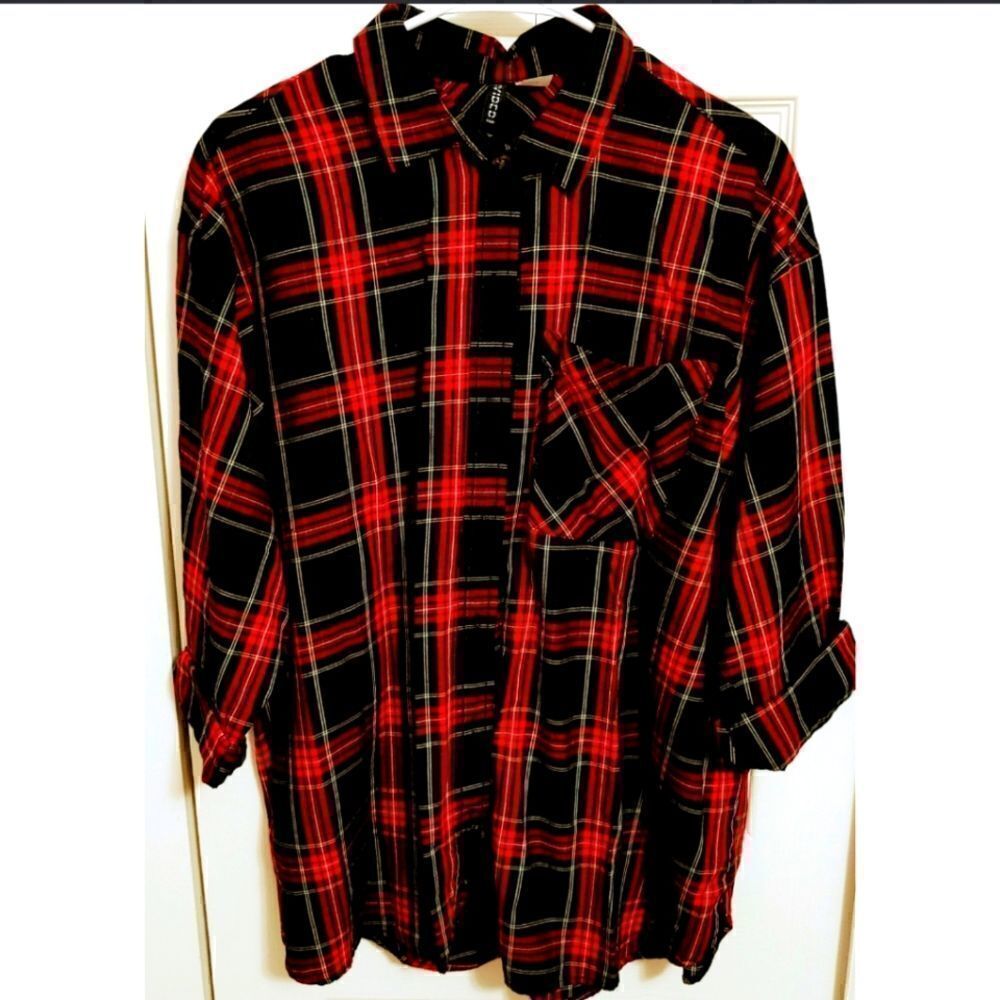 Women's Plaid Button Up Top by Divided H & M Size Small EUC